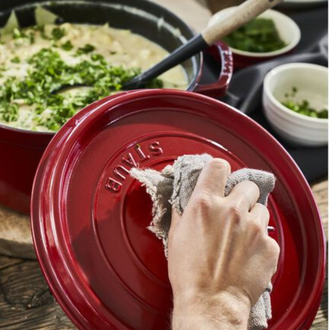 STAUB - Cocotte 28 cm, redondo, Cereza, Hierro fundido