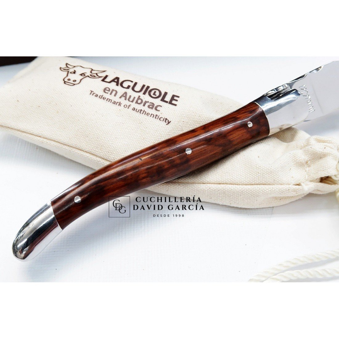 LAGUIOLE - Cuchillo plegable con mango de madera image 3