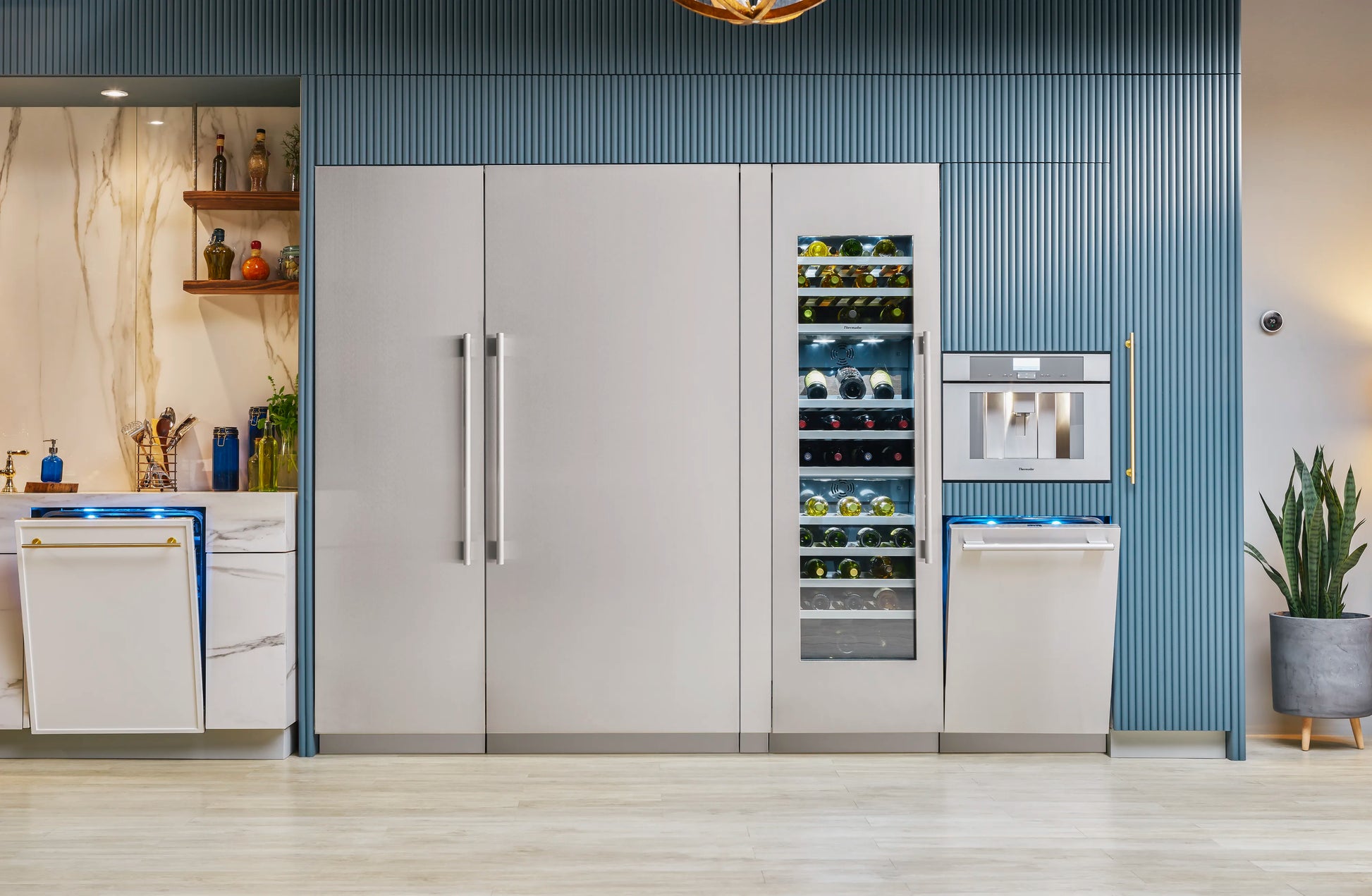 THERMADOR - FreedomÂ® Congelador Empotrado en Columna de 30'' image 1