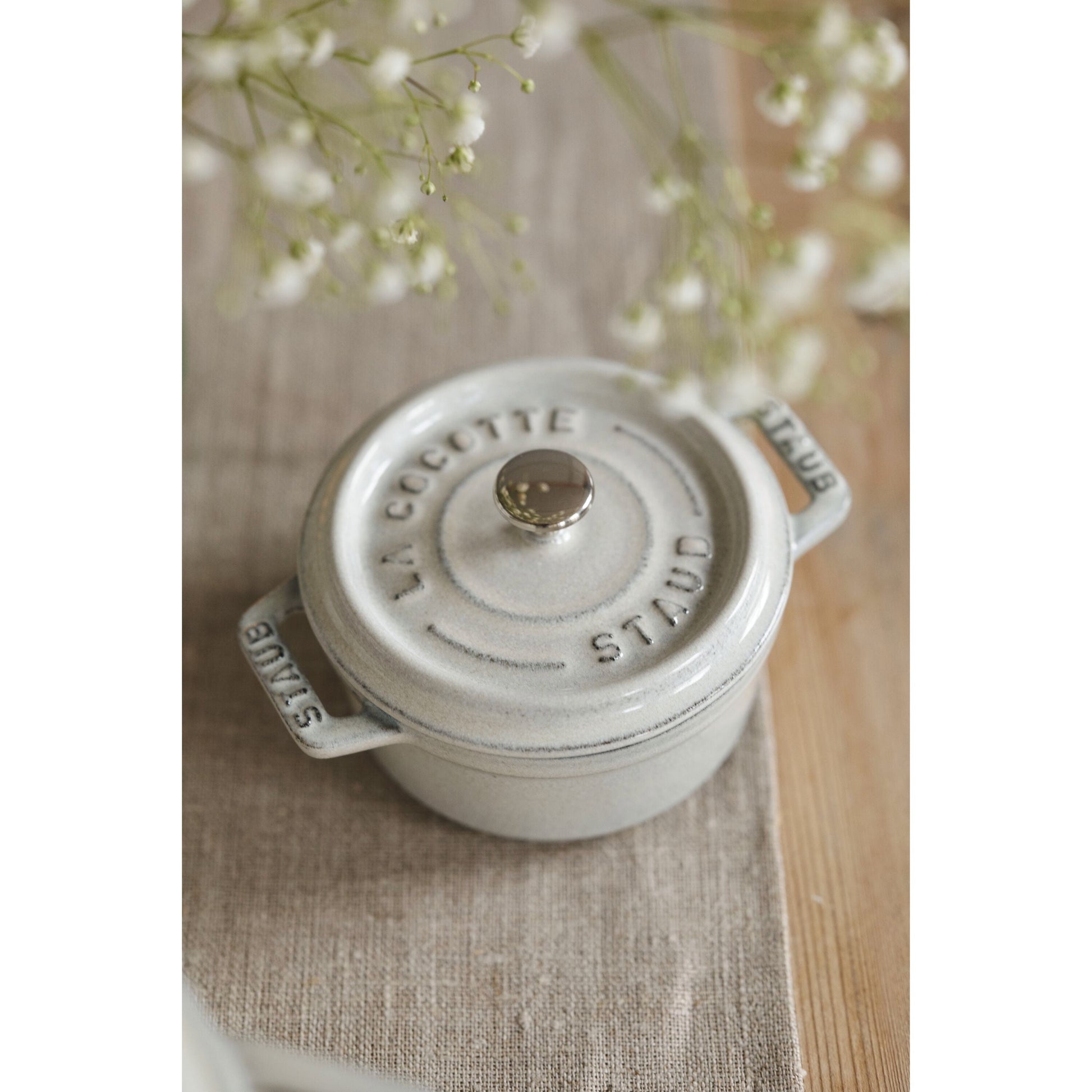 STAUB - Mini Cocotte de 10cm en Blanco Trufa - Hierro Fundido Redondo image 7