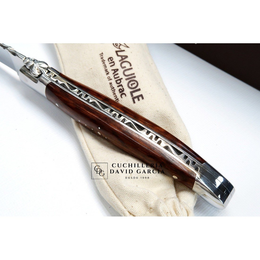 LAGUIOLE - Cuchillo plegable con mango de madera image 1