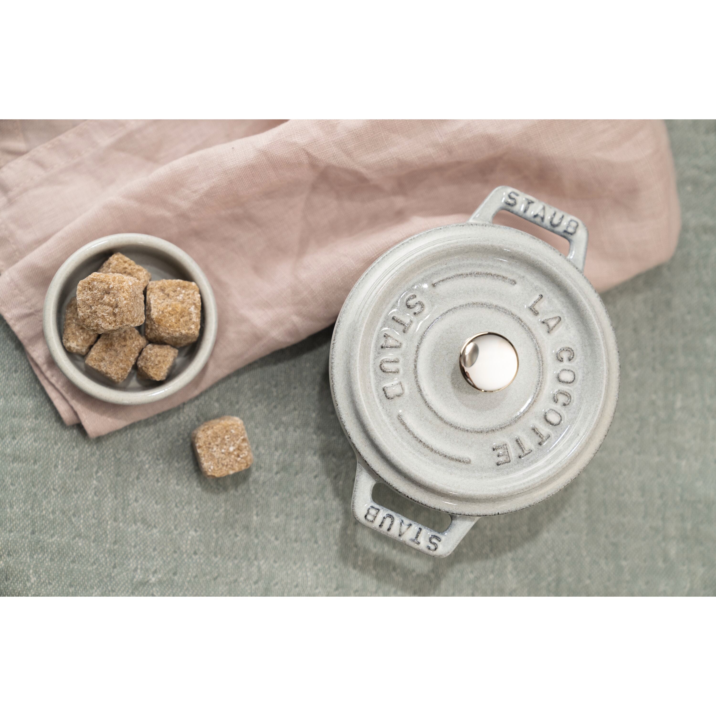 STAUB - Mini Cocotte de 10cm en Blanco Trufa - Hierro Fundido Redondo image 2