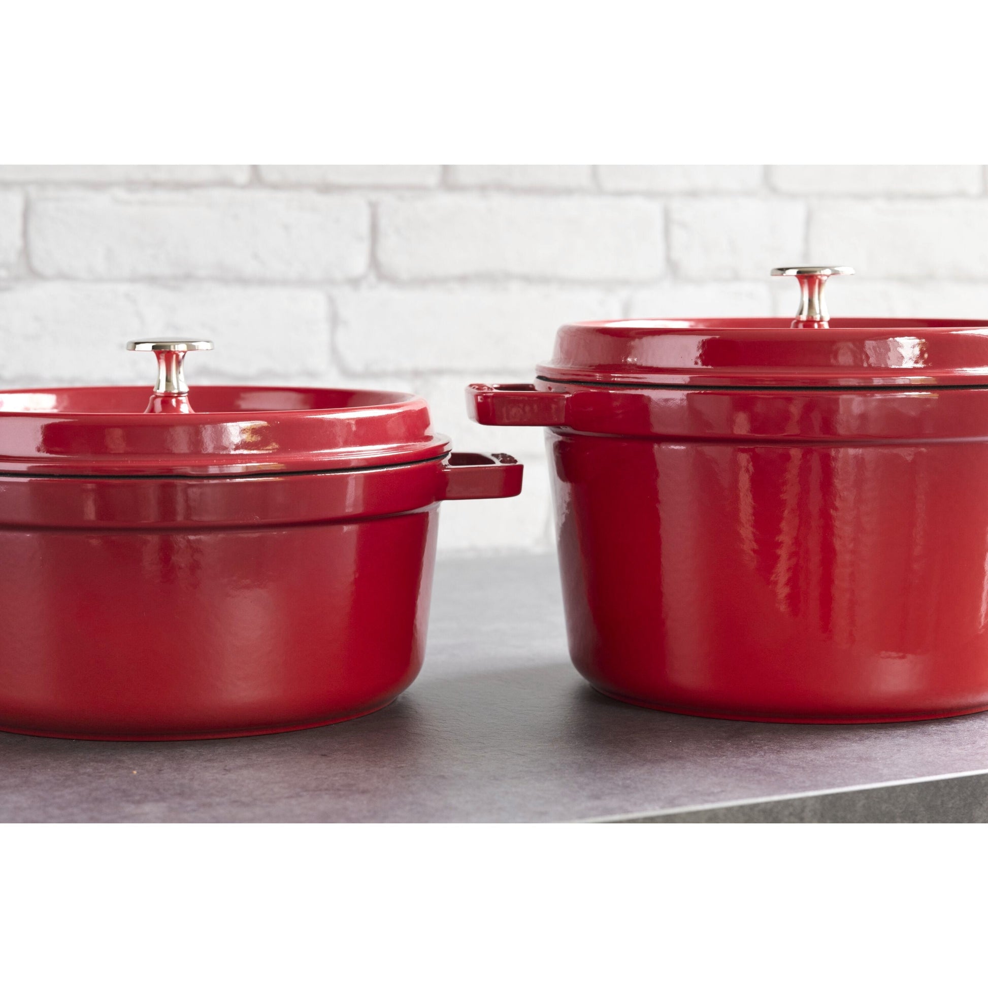 STAUB - Cocotte Redonda de 24cm en Color Cereza image 1