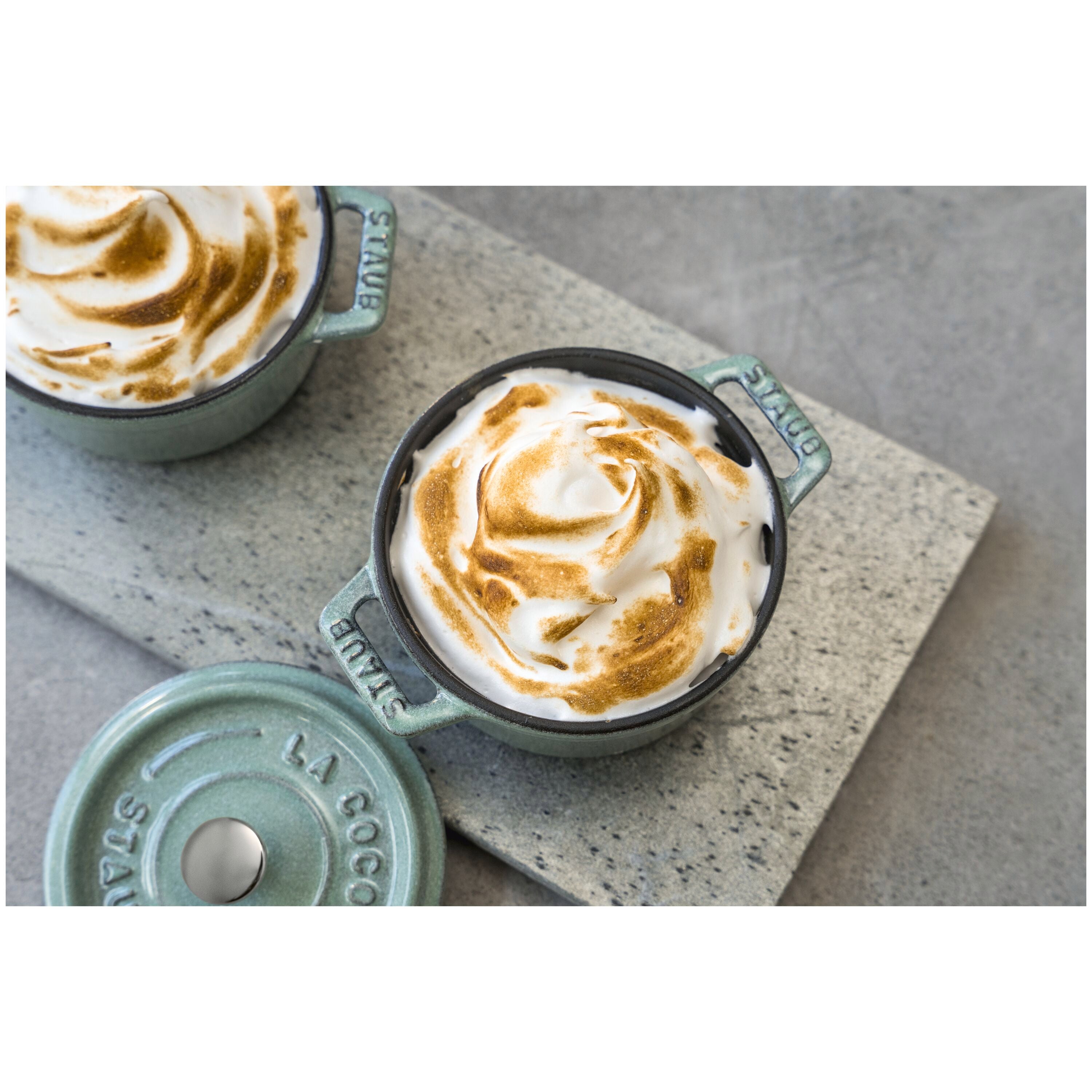 STAUB - Mini Cocotte de 10cm en Color Salvia - Hierro Fundido Redondo image 4