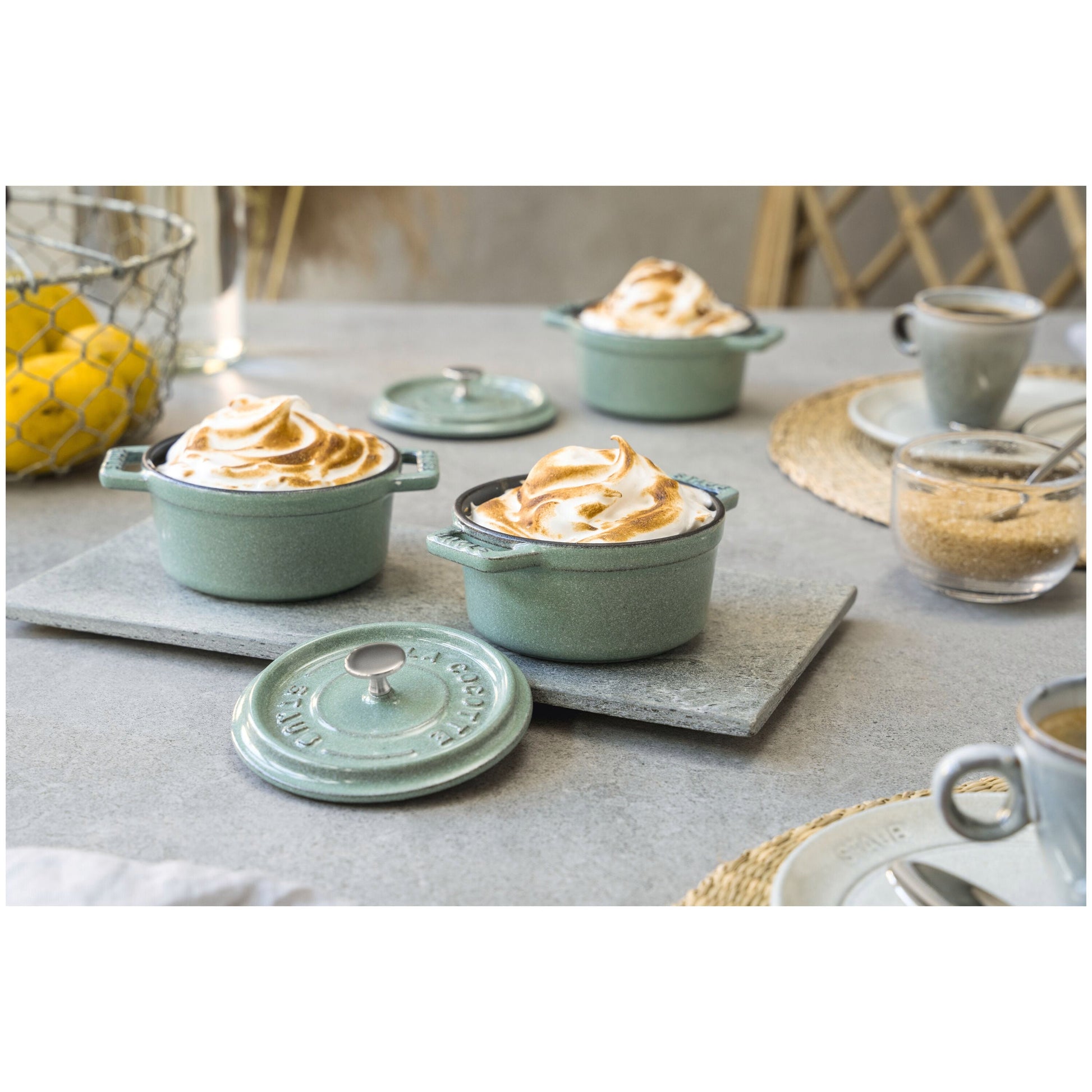 STAUB - Mini Cocotte de 10cm en Color Salvia - Hierro Fundido Redondo image 3