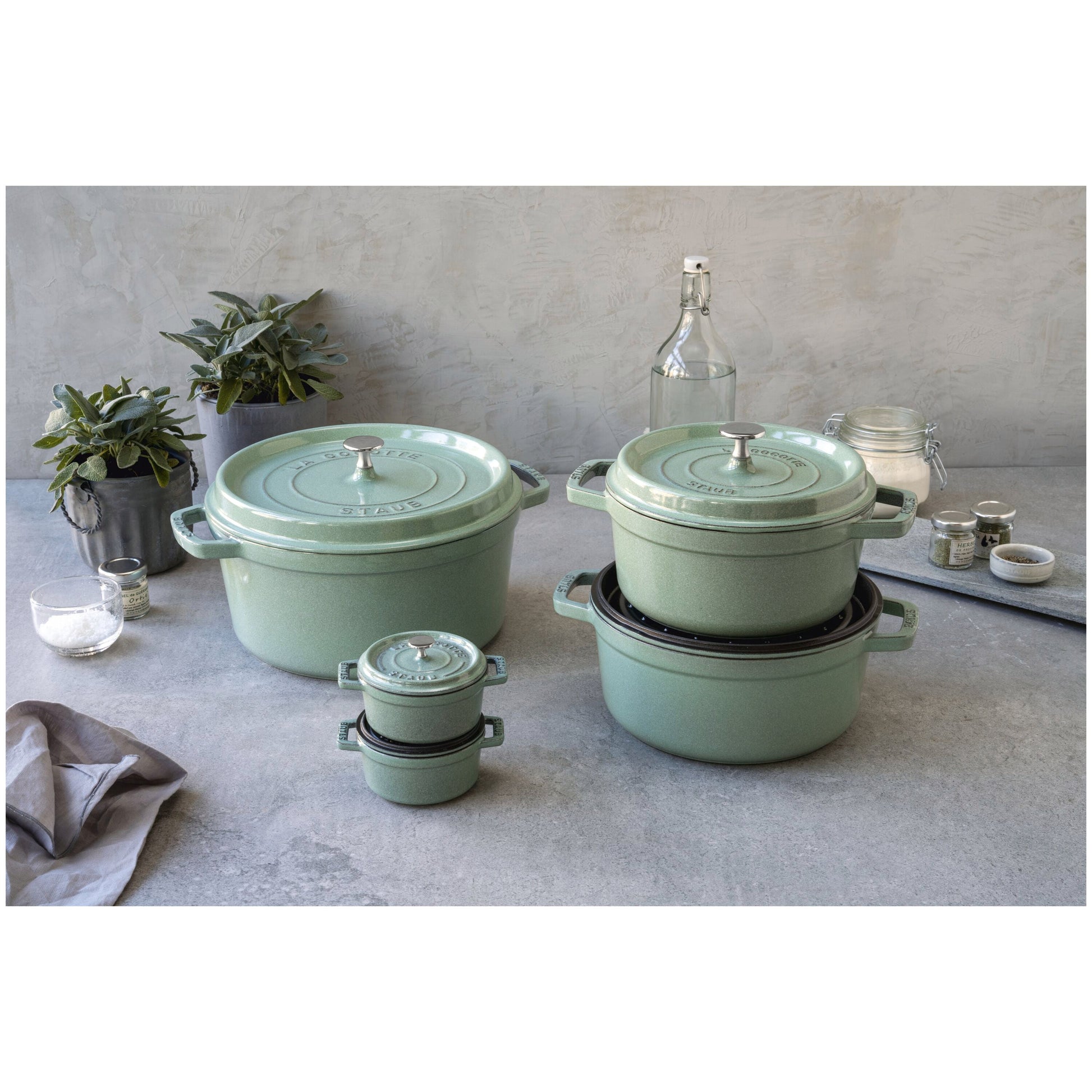 STAUB - Mini Cocotte de 10cm en Color Salvia - Hierro Fundido Redondo image 2