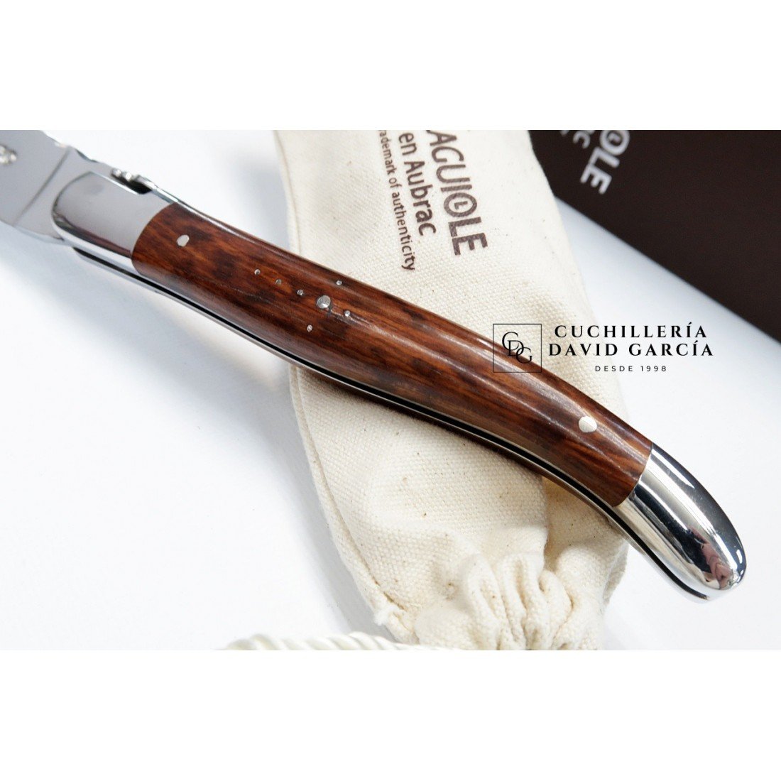 LAGUIOLE - Cuchillo plegable con mango de madera image 4